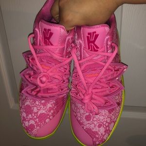 Nike Kyrie Irving Patrick Star Edition Shoes